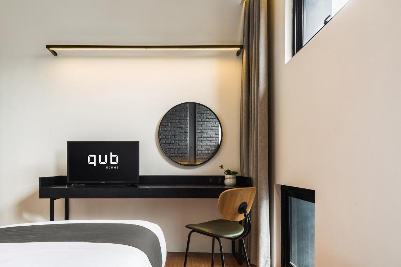 Qub Rooms Semarang Buitenkant foto