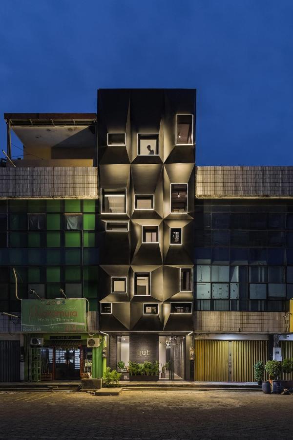 Qub Rooms Semarang Buitenkant foto
