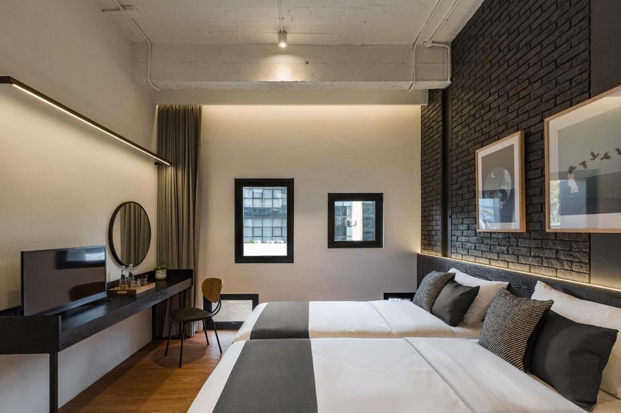 Qub Rooms Semarang Buitenkant foto