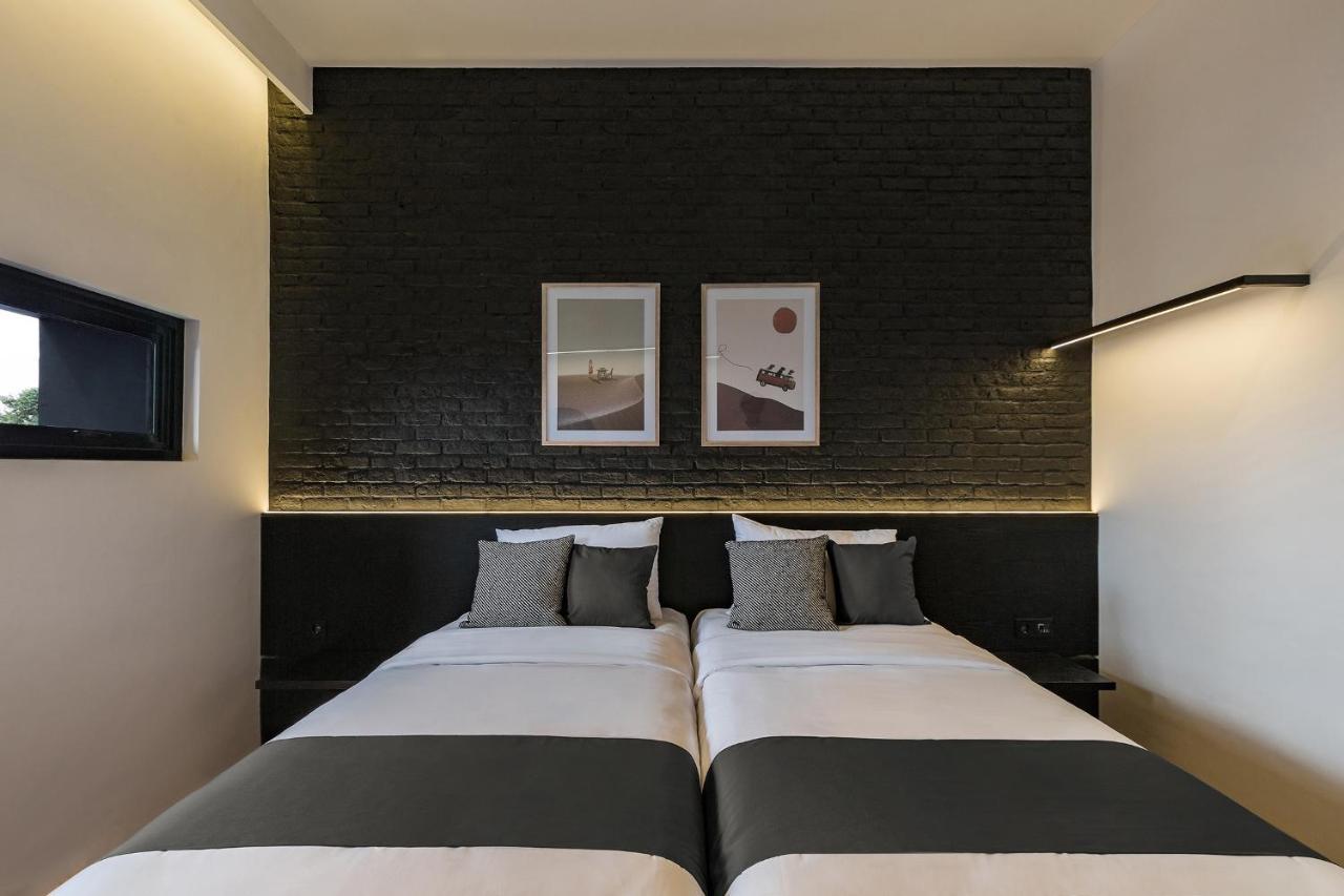 Qub Rooms Semarang Buitenkant foto
