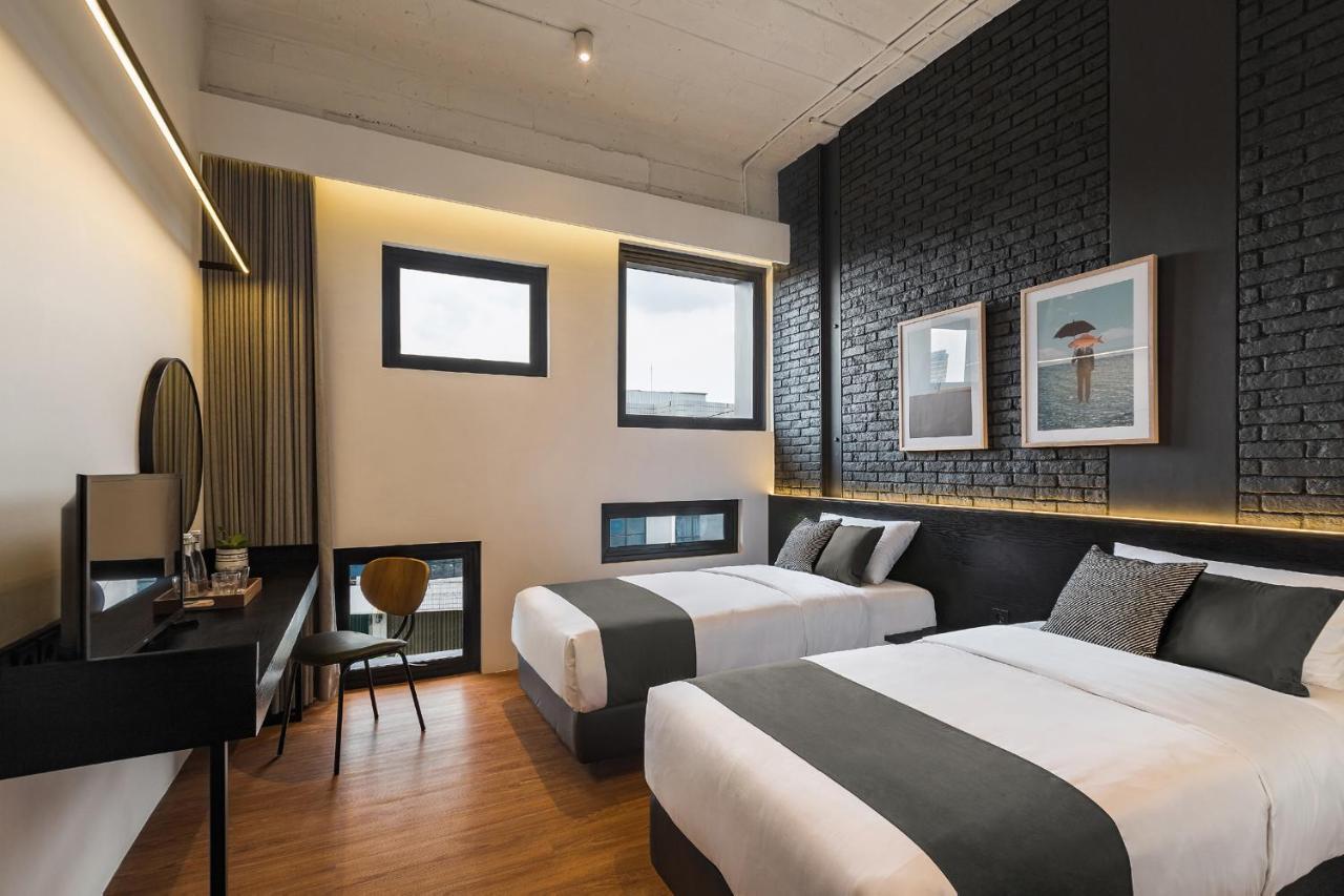 Qub Rooms Semarang Buitenkant foto