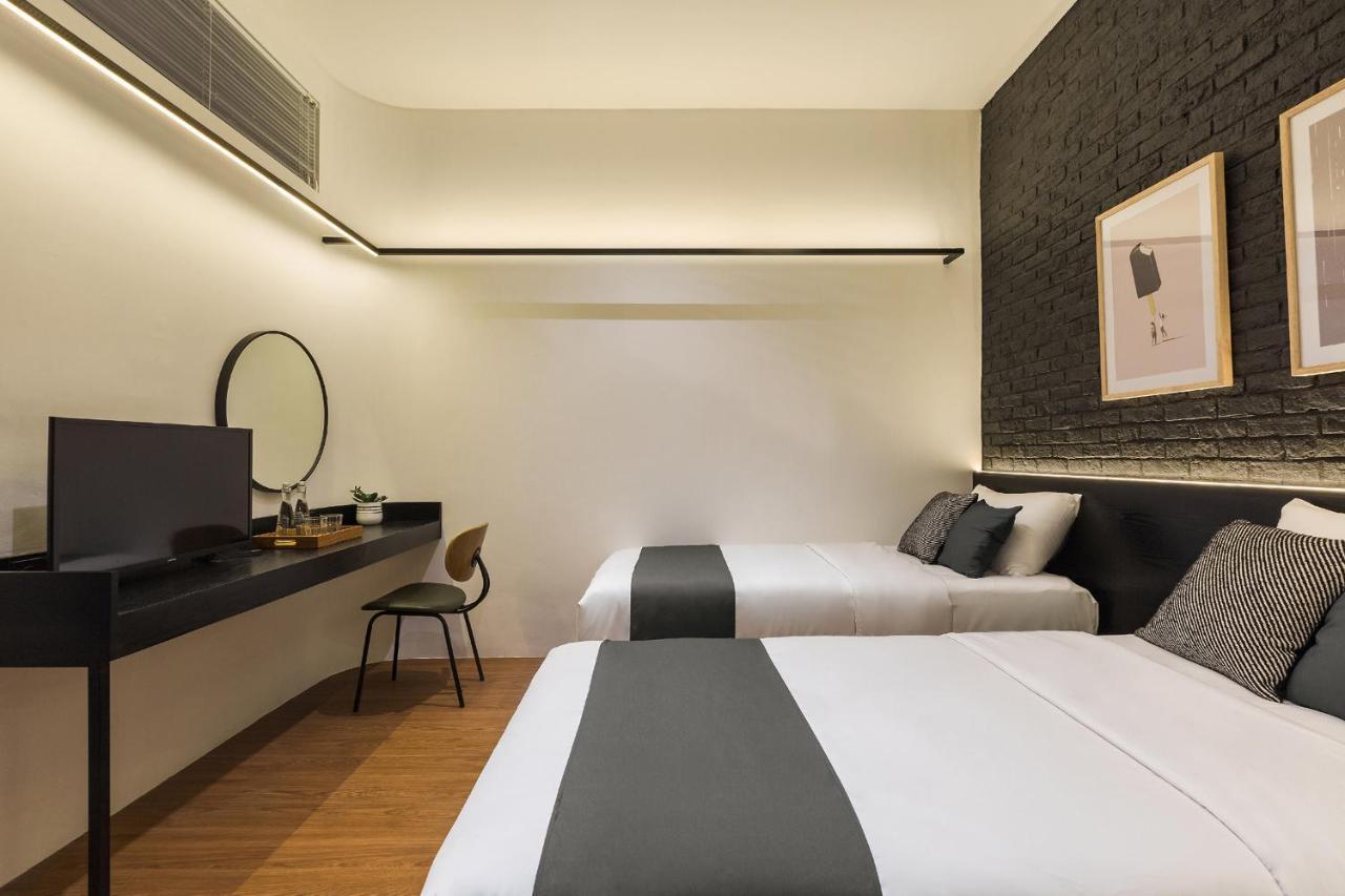 Qub Rooms Semarang Buitenkant foto